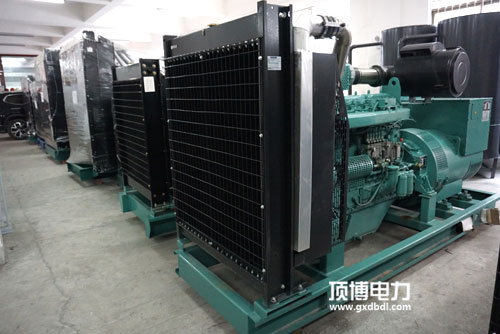 玉柴500千瓦柴油發(fā)電機多少錢？500千瓦發(fā)電機組參數(shù)