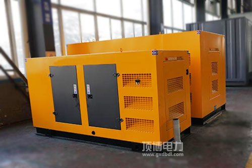 集裝箱式柴油發(fā)電機(jī)組的優(yōu)點(diǎn)有哪些？戶外機(jī)組一定要選擇靜音箱