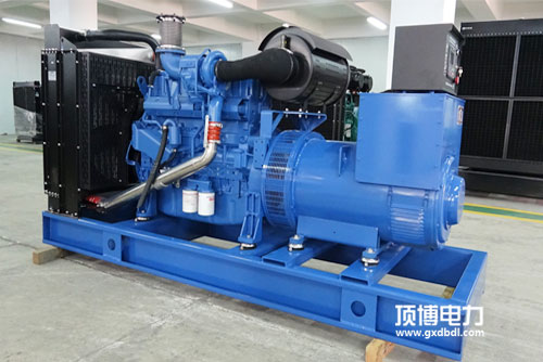 400kW柴油發(fā)電機(jī)組起動(dòng)機(jī)運(yùn)轉(zhuǎn)無力，柴油機(jī)飛輪只能轉(zhuǎn)動(dòng)半圈