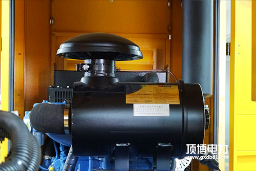 冷凍液中滲入機(jī)油，對發(fā)動機(jī)汽缸有什么樣影響？
